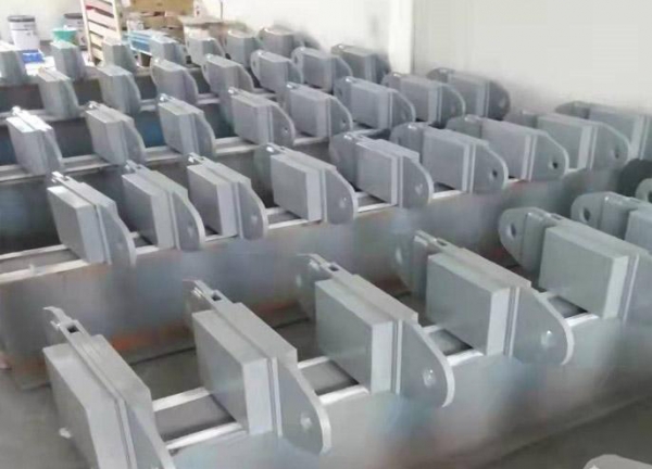 摩擦型阻尼器成品堆放区